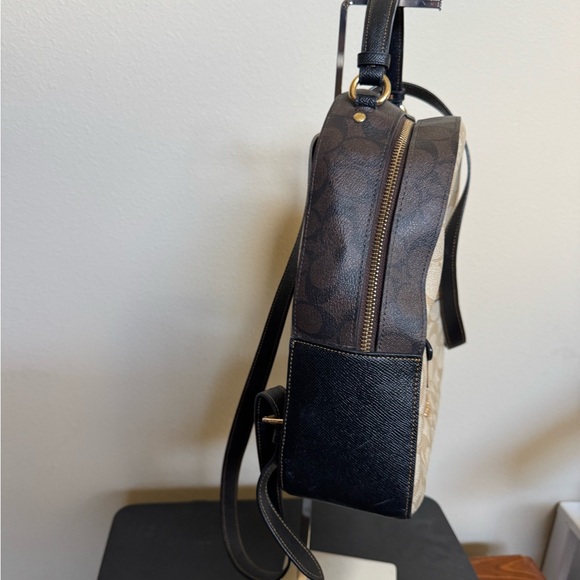 adidas backpack ripped Excelerator School Backpack, 33L listprice:9000 and everyday essentials Line Rating:20 - 40 lb Nike Brasilia Medium Backpack